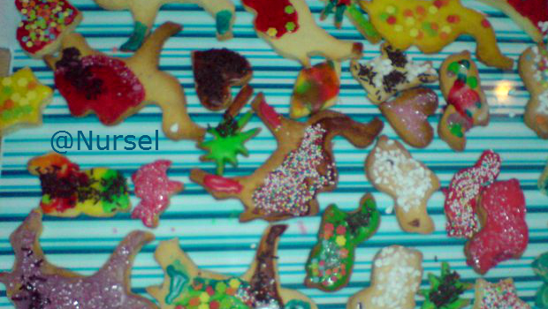 ganz bunt mit Glitzer Ausstecherle