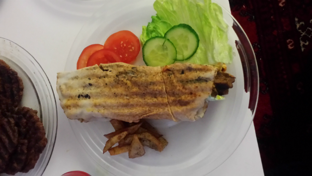 Hamburger selbstgemacht - ein kinderleichtes Rezept mit arabischem Fladenbrot